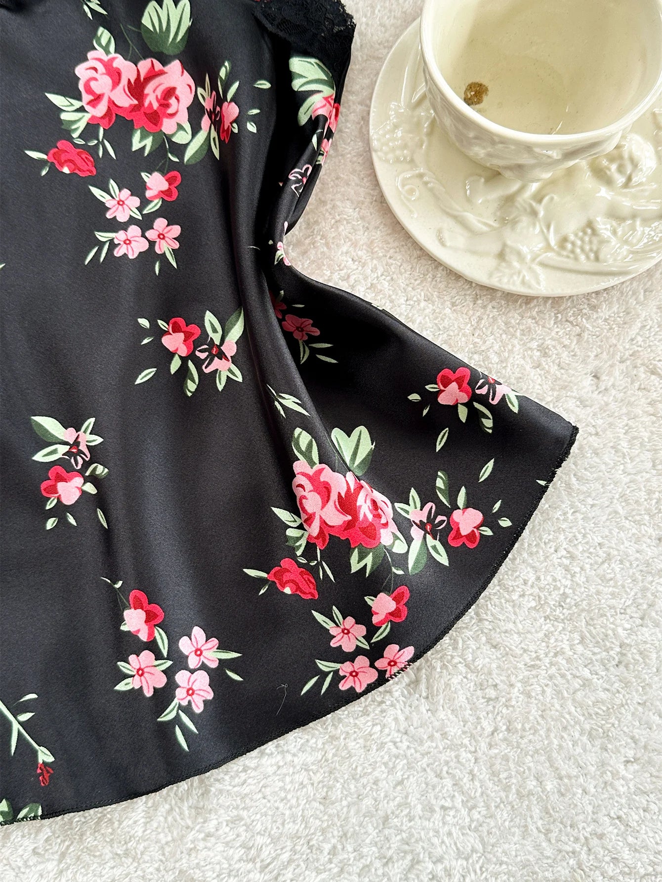 Romantic Printed V Neck Lace Top And Pants