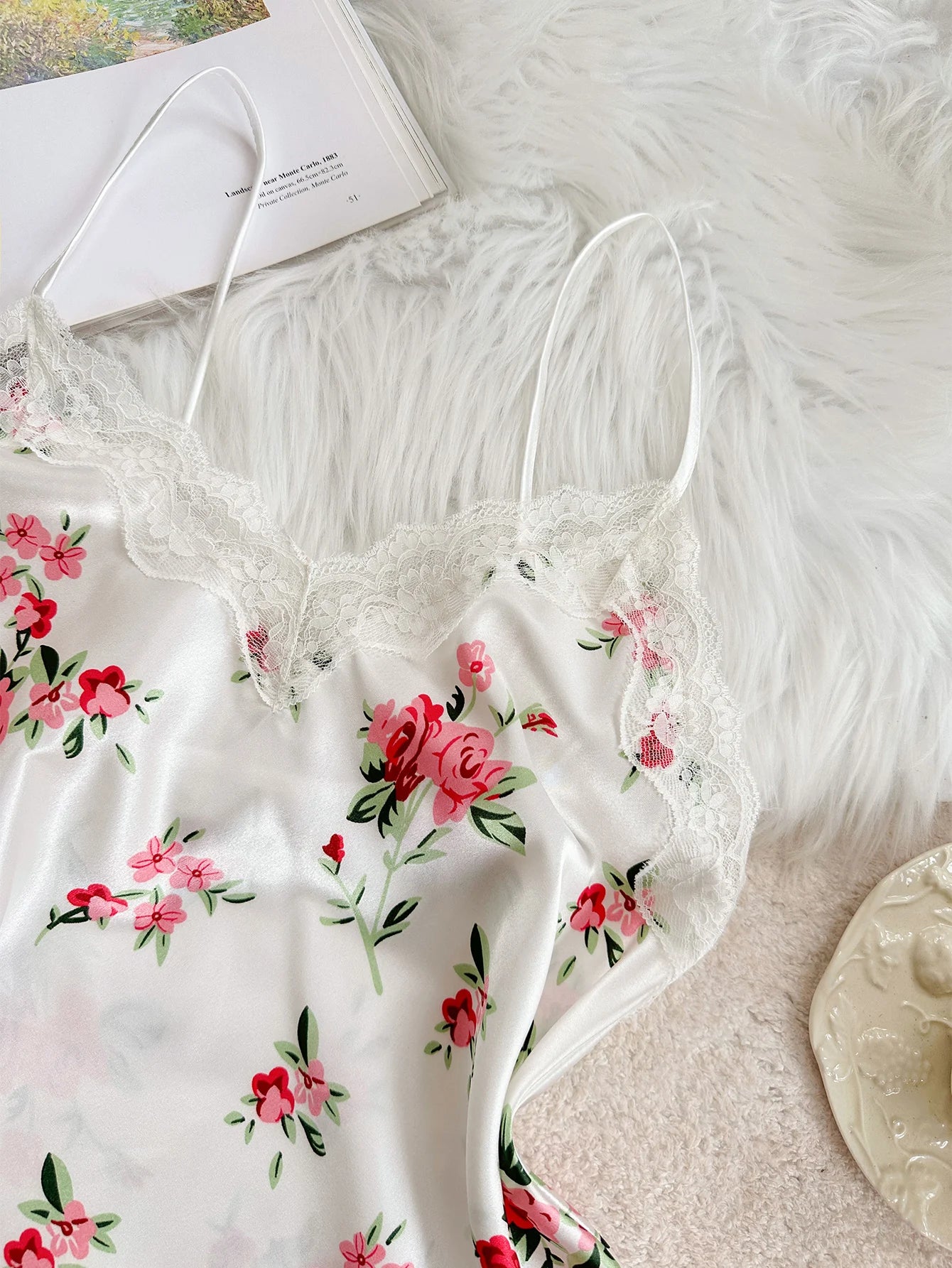 Romantic Printed V Neck Lace Top And Pants